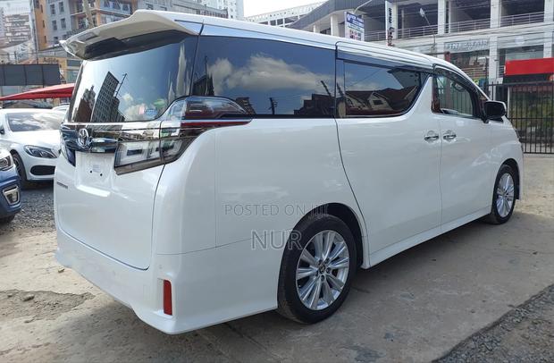 Toyota Alphard 2019 White
