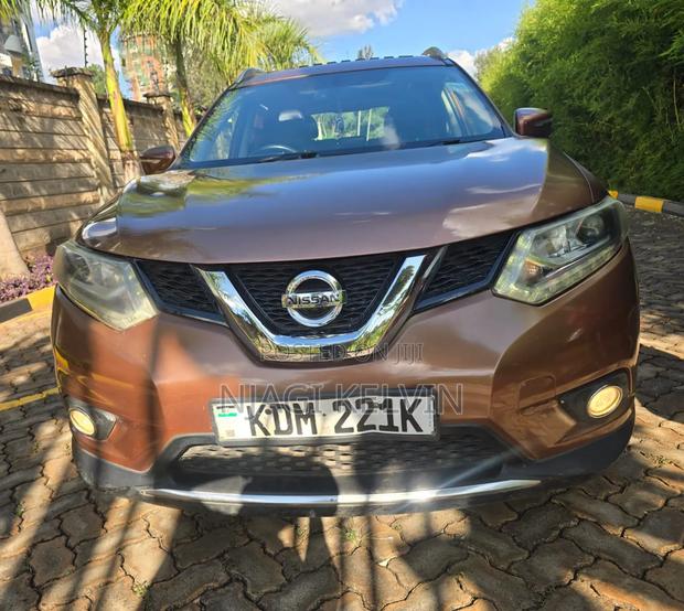 Nissan X-Trail 2015 Brown