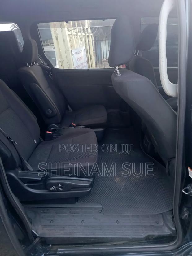 Toyota Voxy SV Premium 2014 Green