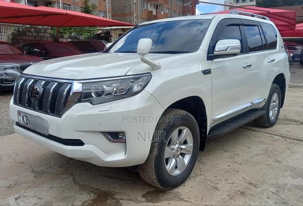 Toyota Land Cruiser Prado 2021 White