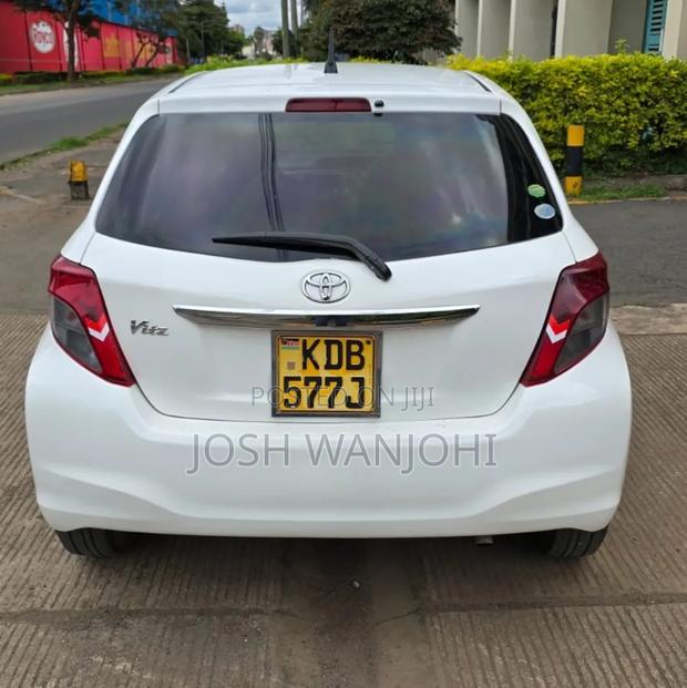 Toyota Vitz 1.0 FWD 5dr 2013 White