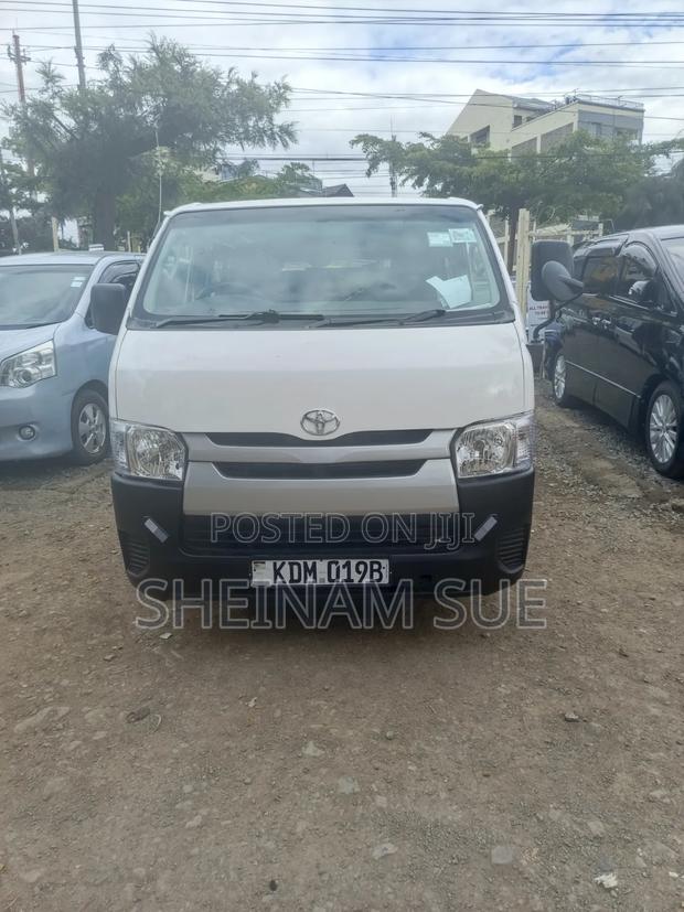 Toyota HiAce 2016 White