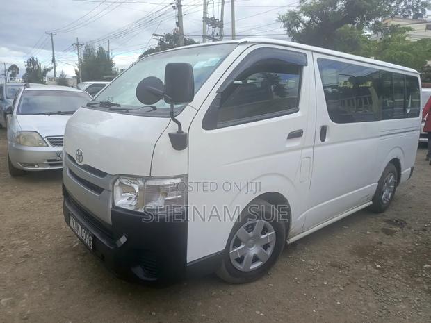Toyota HiAce 2016 White