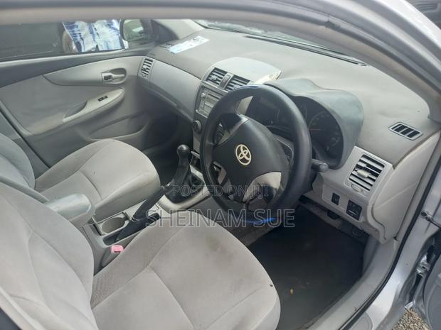 Toyota Axio 2010 Silver