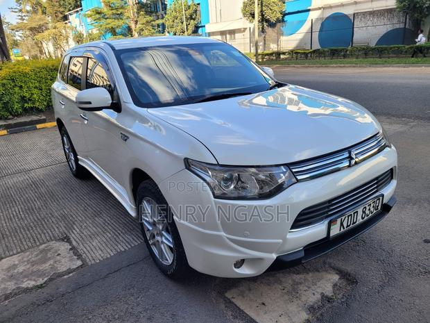 Mitsubishi Outlander 2014 White