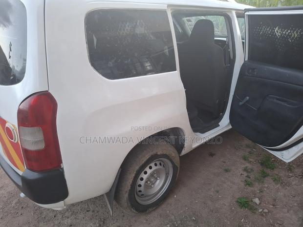 Toyota Probox 1.5 F 4WD 2013 White