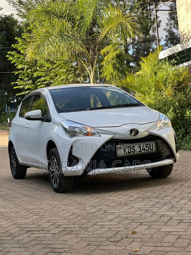Toyota Vitz 1.0 FWD 5dr 2018 White