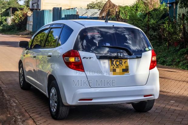 Honda Fit Automatic 2011 White