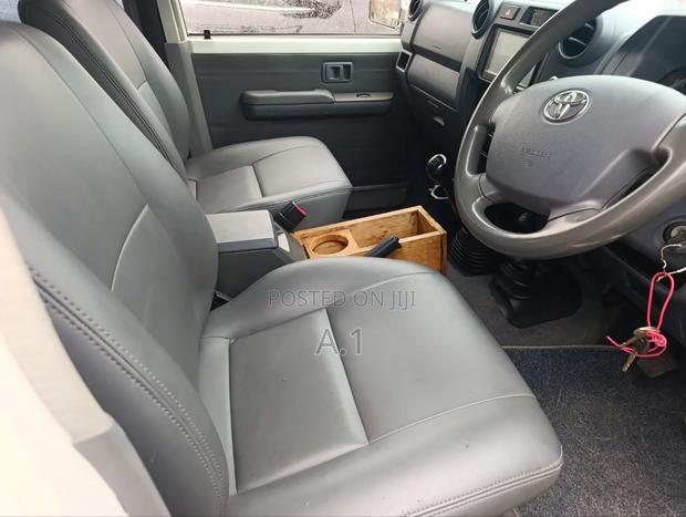 Toyota Land Cruiser 4.5 V8 GXR 2019 Beige
