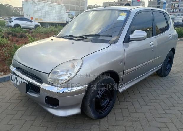 Toyota Duet 2002 Silver