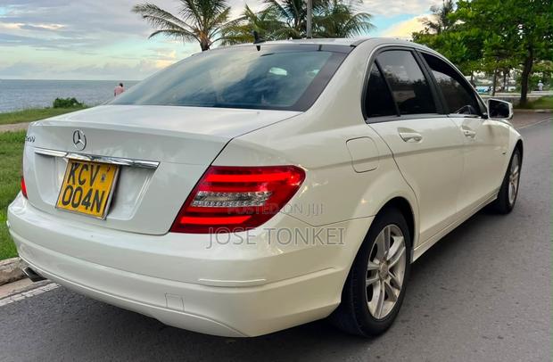 Mercedes-Benz C200 2012 White