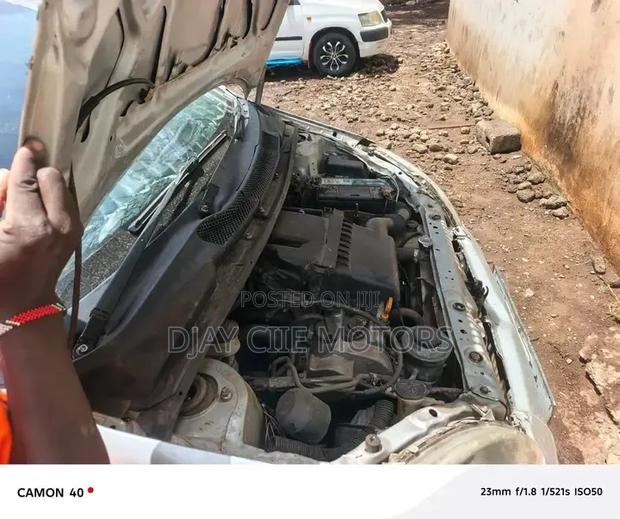 Toyota Vitz 2006 Silver