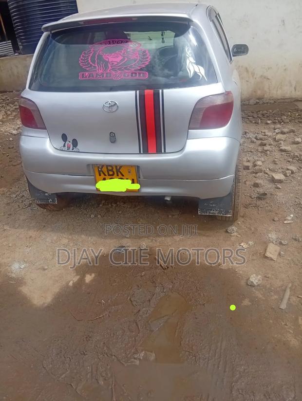 Toyota Vitz 2006 Silver