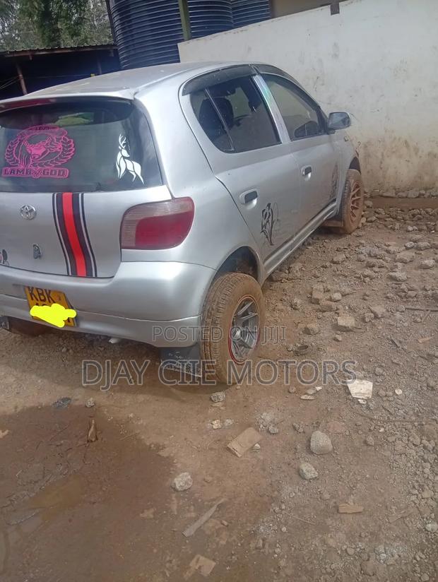 Toyota Vitz 2006 Silver
