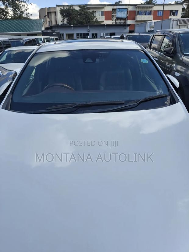 Toyota Harrier 2.0 2019 White