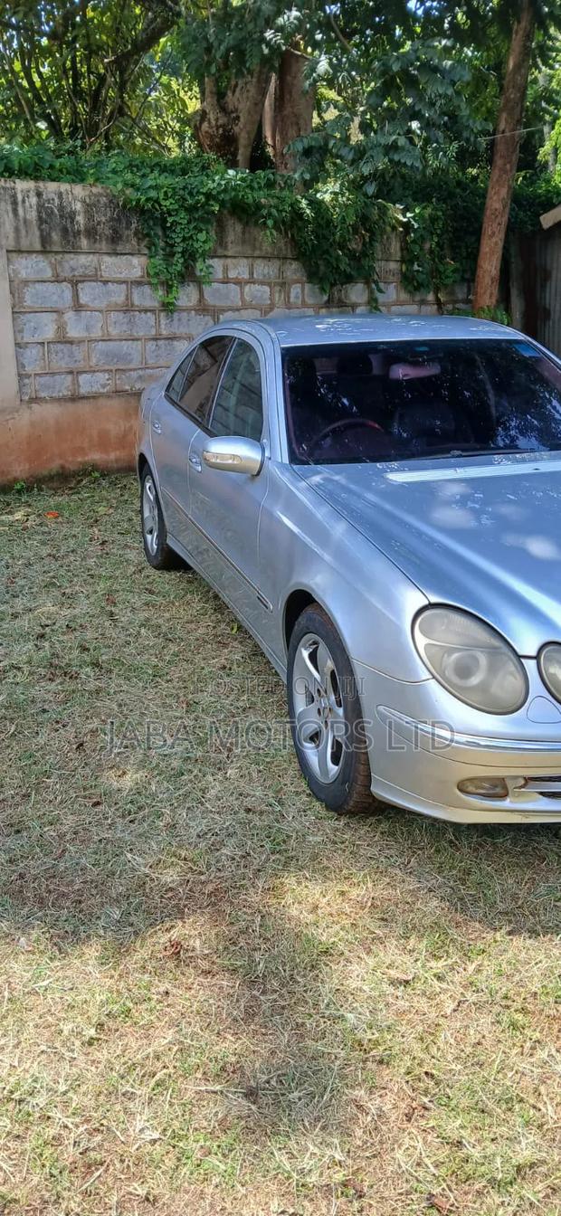 Mercedes-Benz E280 2005 Blue