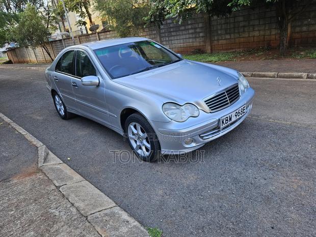 Mercedes-Benz C200 2006 Silver