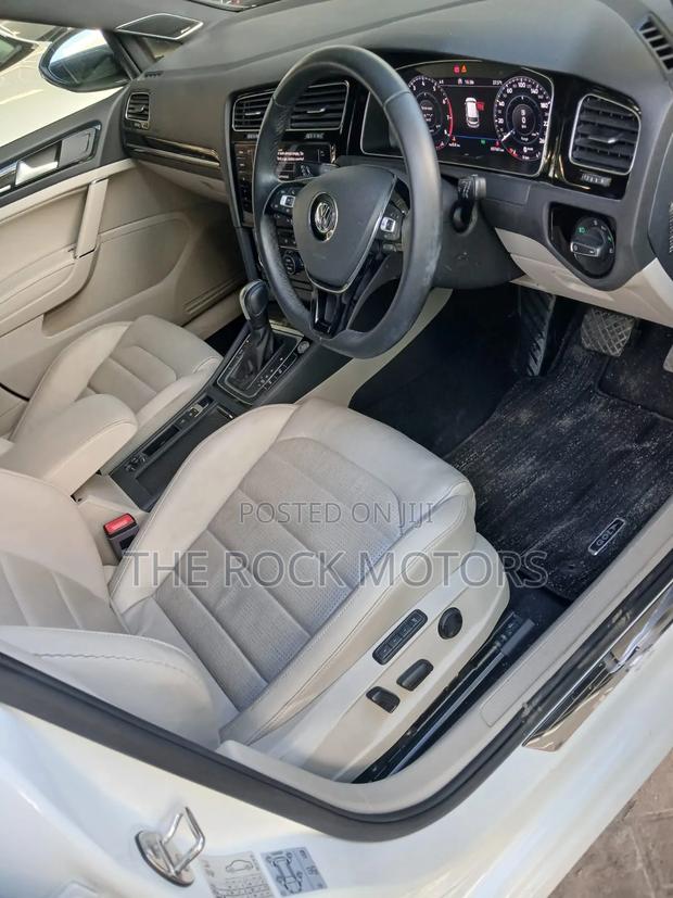 Volkswagen Golf 2019 White