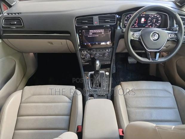 Volkswagen Golf 2019 White