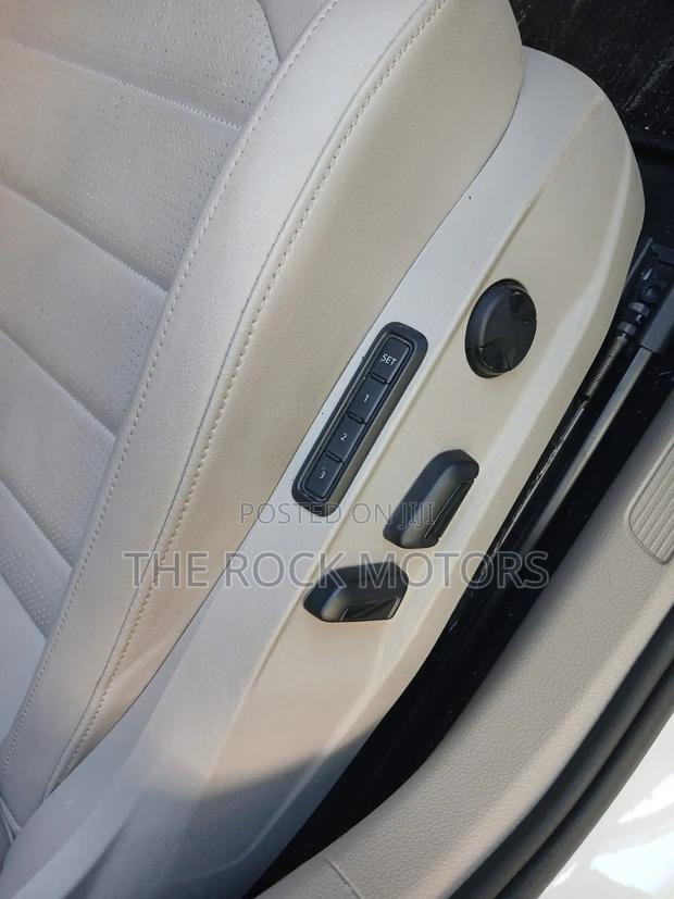 Volkswagen Golf 2019 White