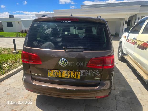 Volkswagen Touran 1.4 TSI 2011 Brown