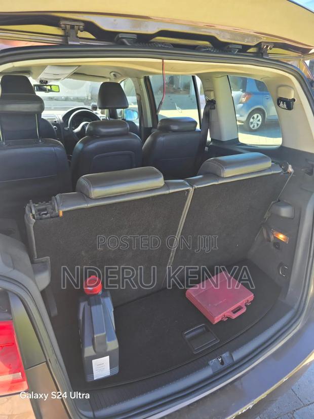 Volkswagen Touran 1.4 TSI 2011 Brown