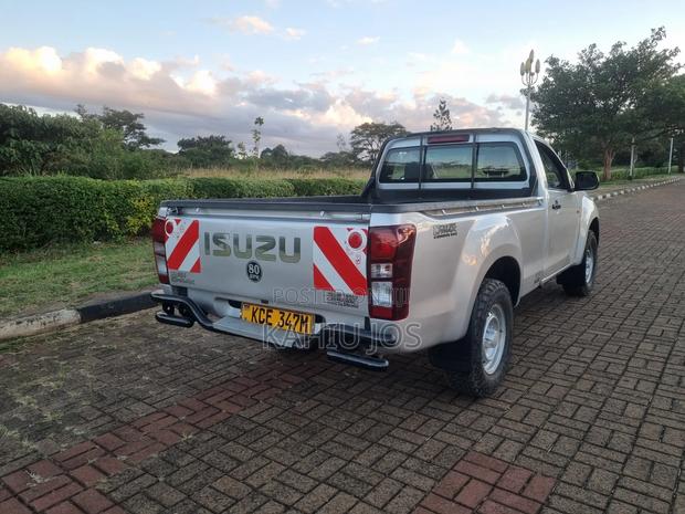 Isuzu D-MAX 2015 Silver