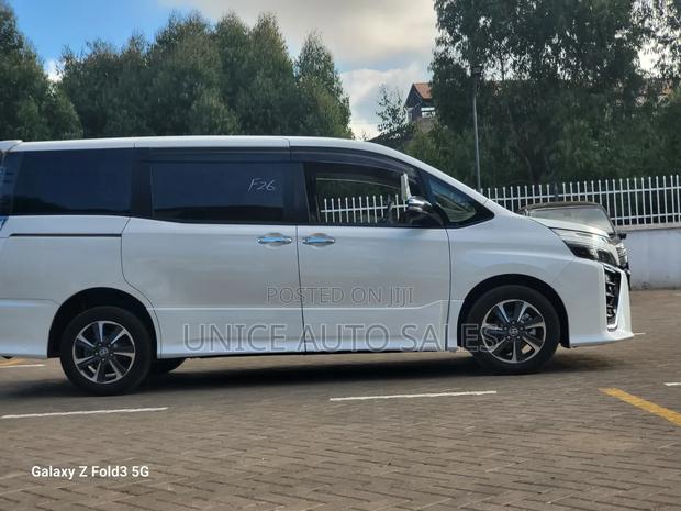 Toyota Voxy 2019 White