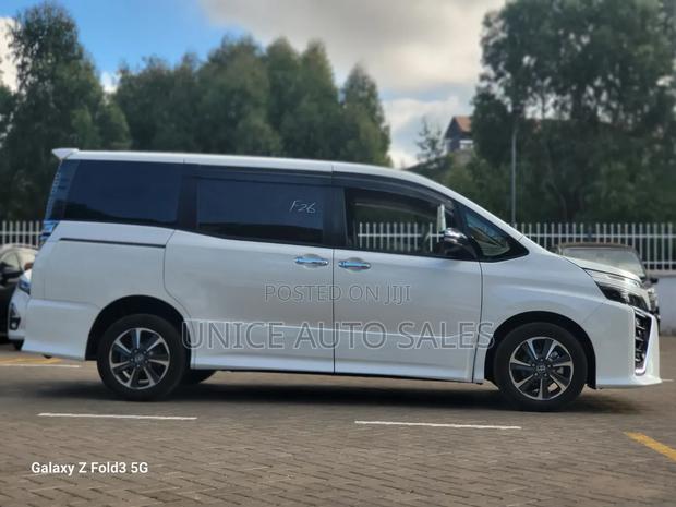 Toyota Voxy 2019 White