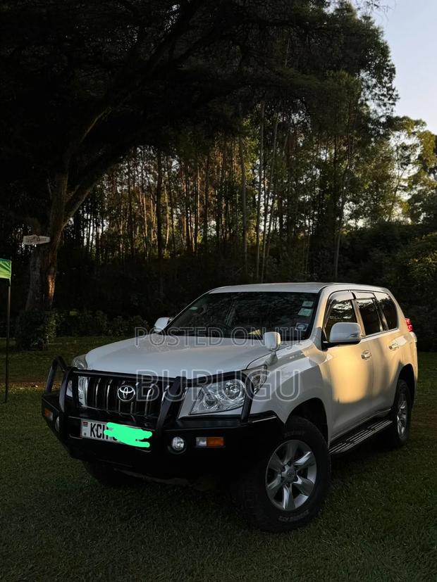 Toyota Land Cruiser Prado 2011 White