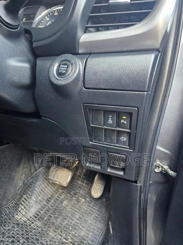 Toyota Hilux 2021 Black