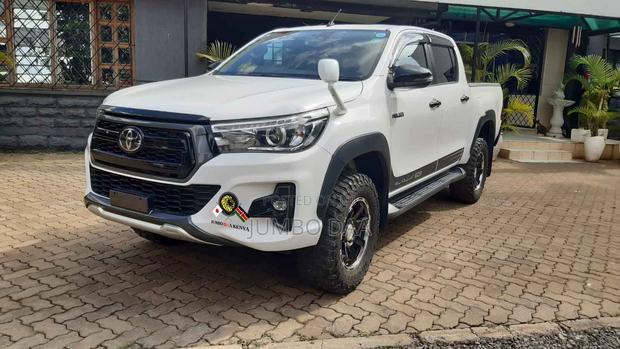 Toyota Hilux Revo Double Cab Deisel 2.4 AWD 2019 White