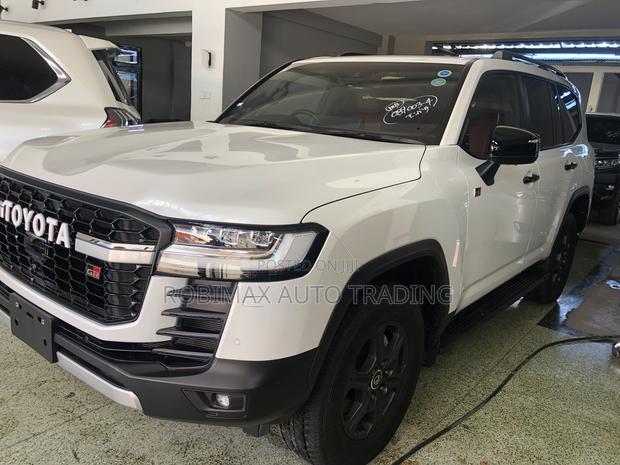 New Toyota Land Cruiser LC300 2023 White