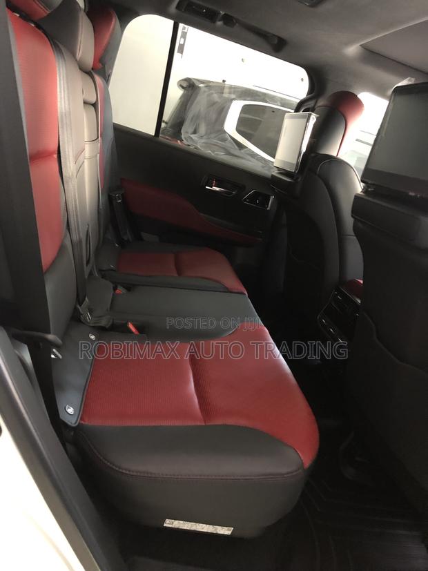 New Toyota Land Cruiser LC300 2023 White