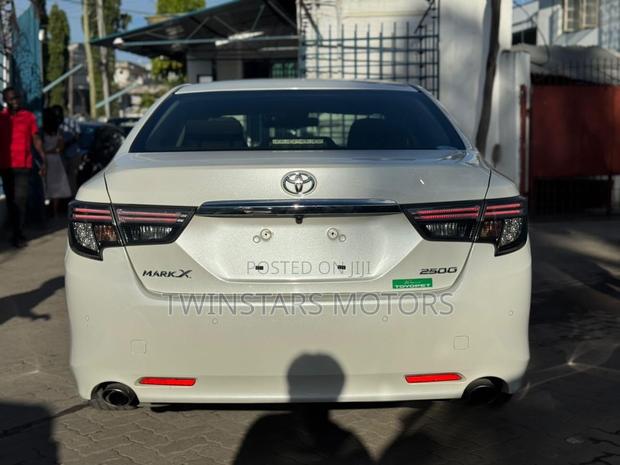 Toyota Mark X 2.5 RWD 2019 White