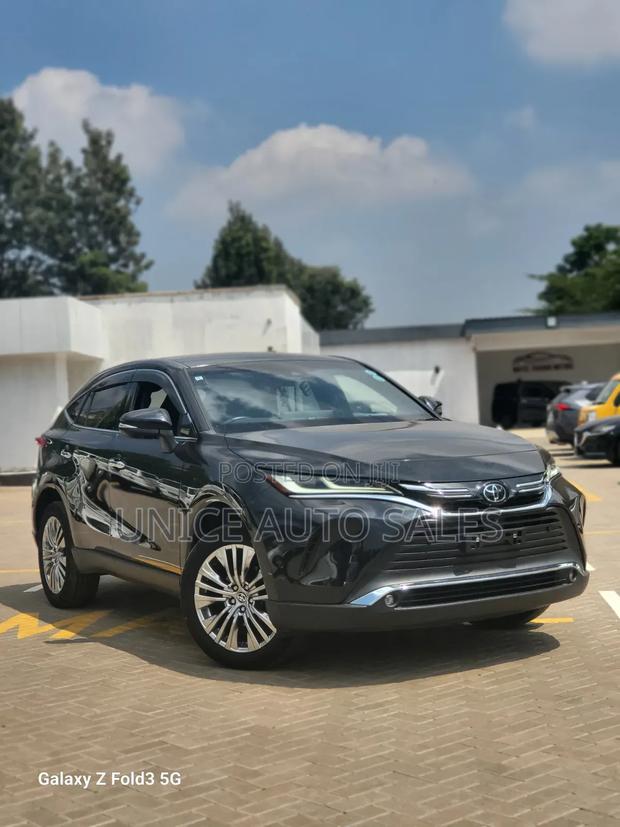 Toyota Harrier 2.0 2020 Black
