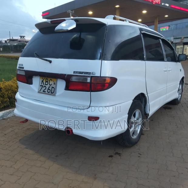 Toyota Estima 2001 White