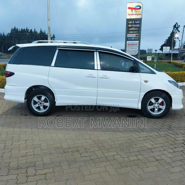 Toyota Estima 2001 White