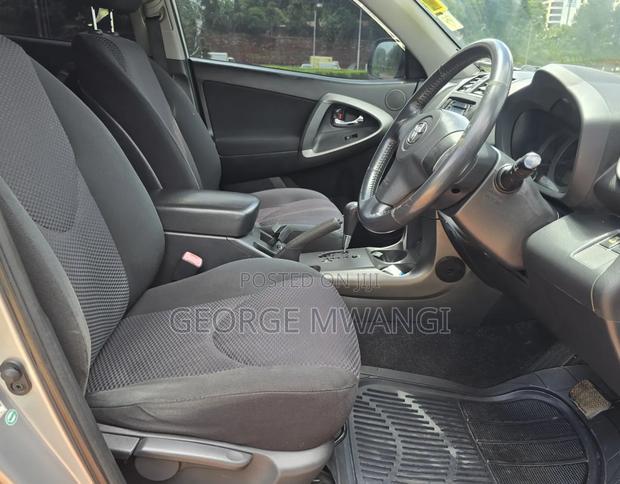Toyota RAV4 2012 Silver