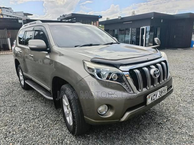 Toyota Land Cruiser Prado 2015 Gray