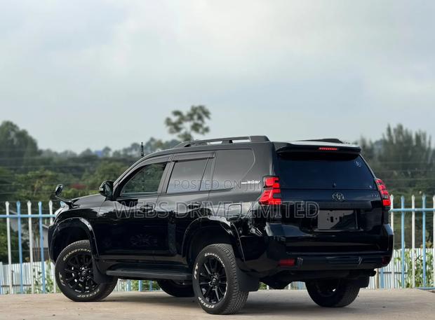 Toyota Land Cruiser Prado 2.7 2021 Black