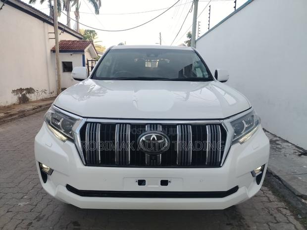 Toyota Land Cruiser Prado 2019 White