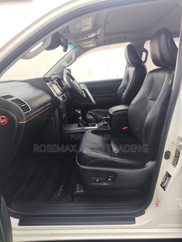 Toyota Land Cruiser Prado 2019 White