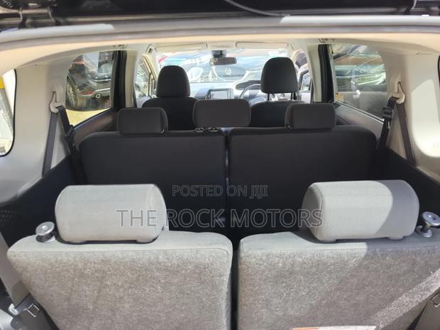 Toyota Sienta 2020 Gray