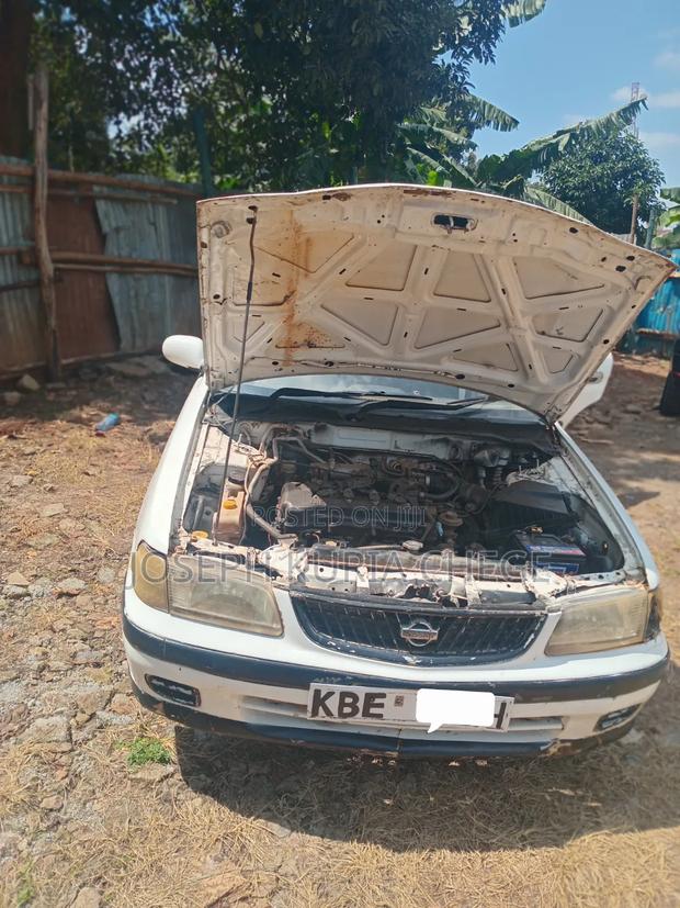 Nissan Sunny 2003 White