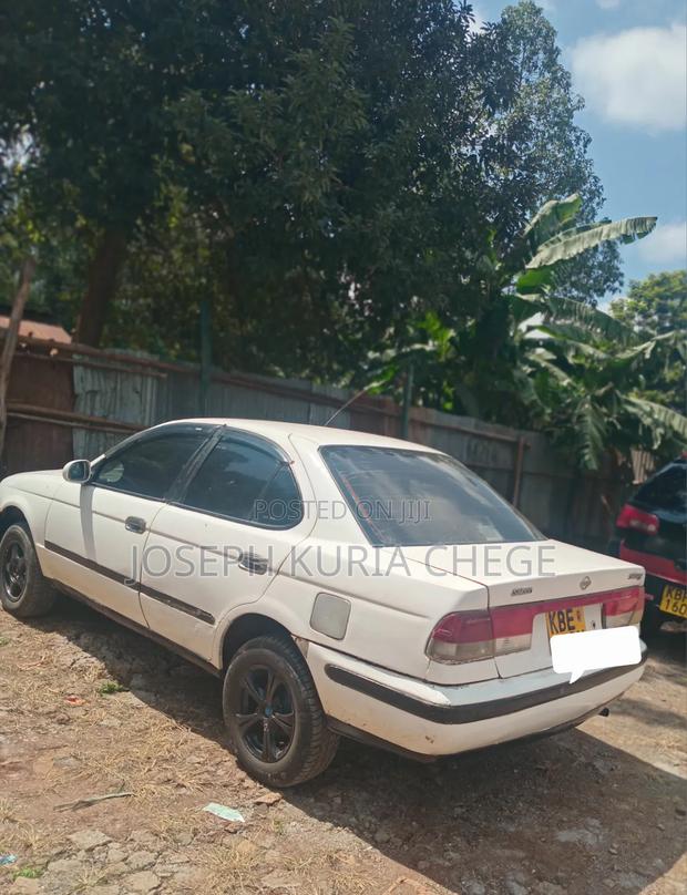 Nissan Sunny 2003 White