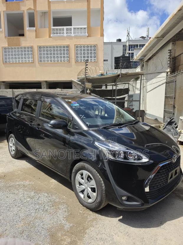 Toyota Sienta 2019 Black