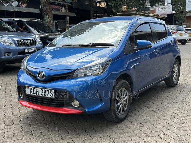 Toyota Vitz 1.3 AWD 5dr 2015 Blue