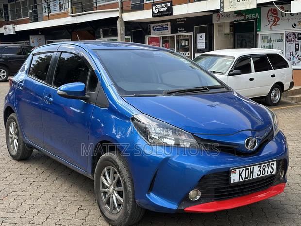 Toyota Vitz 1.3 AWD 5dr 2015 Blue