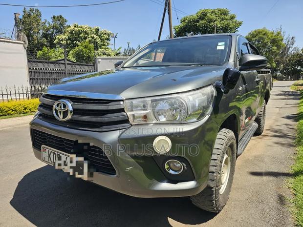 Toyota Hilux 2017 Gray